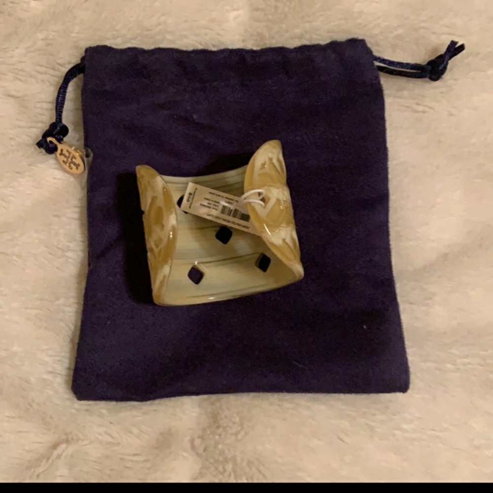Oh how beautiful is this stunning Tory Burch Cuff - Picture 3 of 13